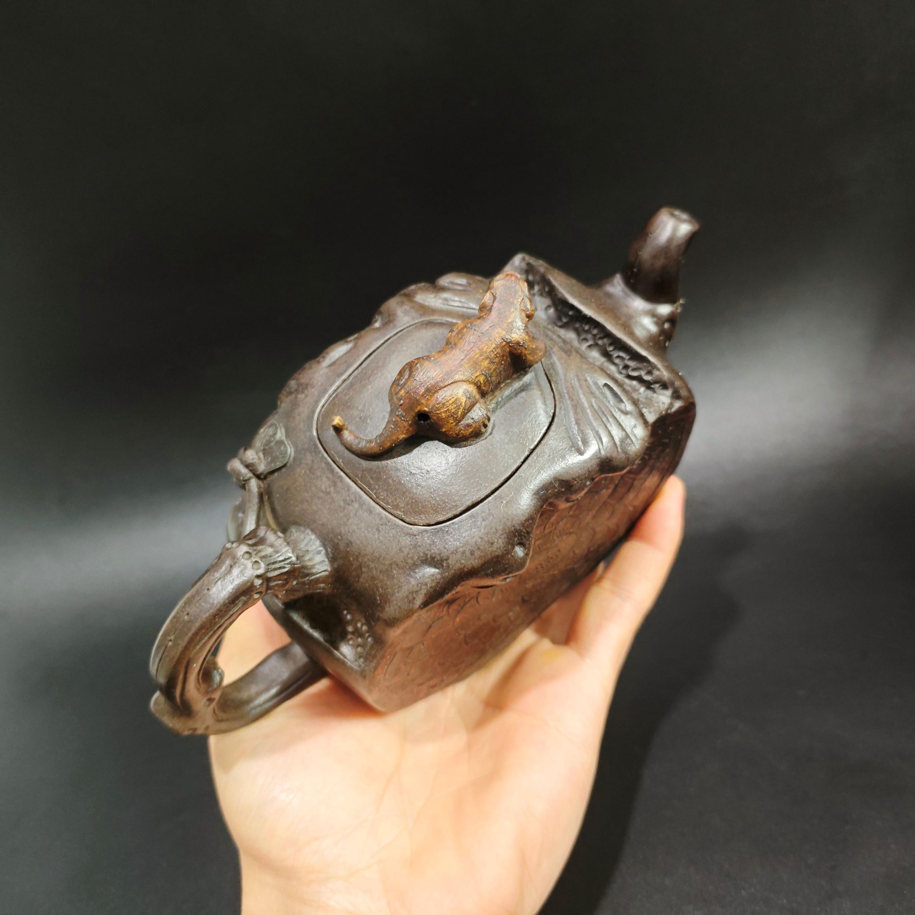 Yixing Zisha Teapot by Jiang Rong – Handmade “crouching