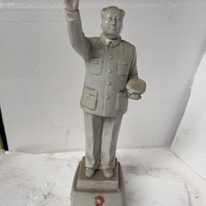 Chinese Cultural Revolution Chairman MAO Porcelain Mao Zedong statue