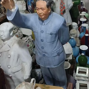 Big Chinese Cultural Revolution Porcelain Figurine–Chairman Mao Statue | 1960s Propaganda Art Collectible Home Decor