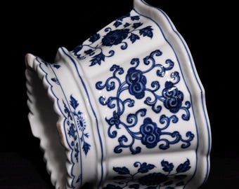 明宣徳の青白磁ボウル：花柄のホームデコレーション - Etsy 日本