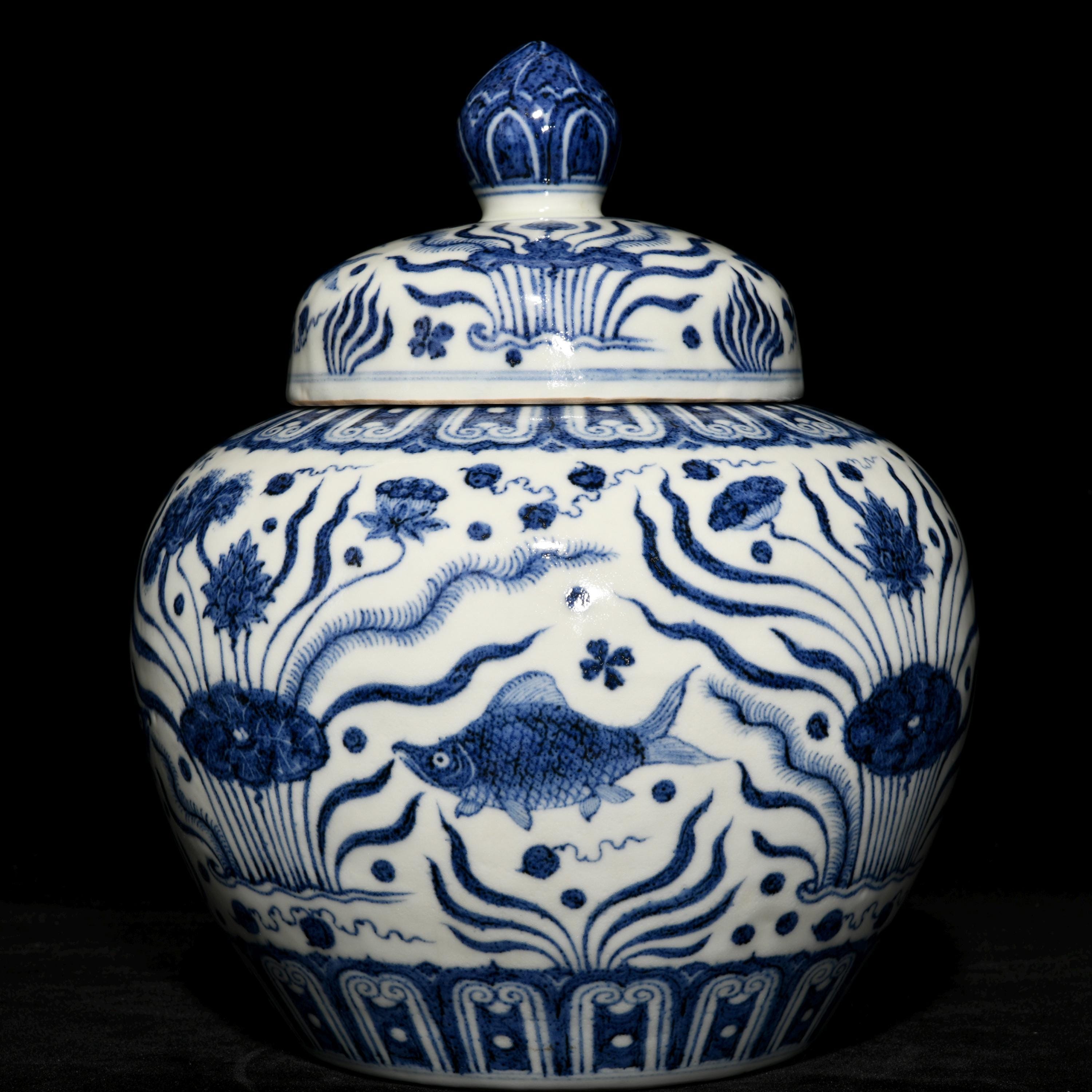 明宣徳様式磁器蓋壺：青白魚蓮文 - Etsy 日本