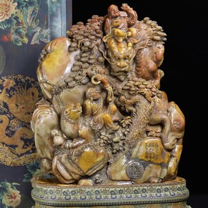 Grande sculpture d'Arhat en pierre de Shoushan, dragon et tigre sculptés à la main (Luohan), art bouddhique chinois, pierre de collection de 13,85 kg