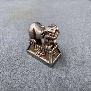 チベットのお守り トクチャ スノーライオン 雪獅子 送料込み チベット