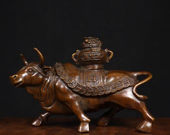 骨董品　牛　像 中国の骨董品から手作りされた精巧な純青銅の牛の像。 - Etsy 日本