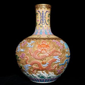 Qing Qianlong Style Famille Rose Dragon Vase: Museum-Quality Porcelain Art