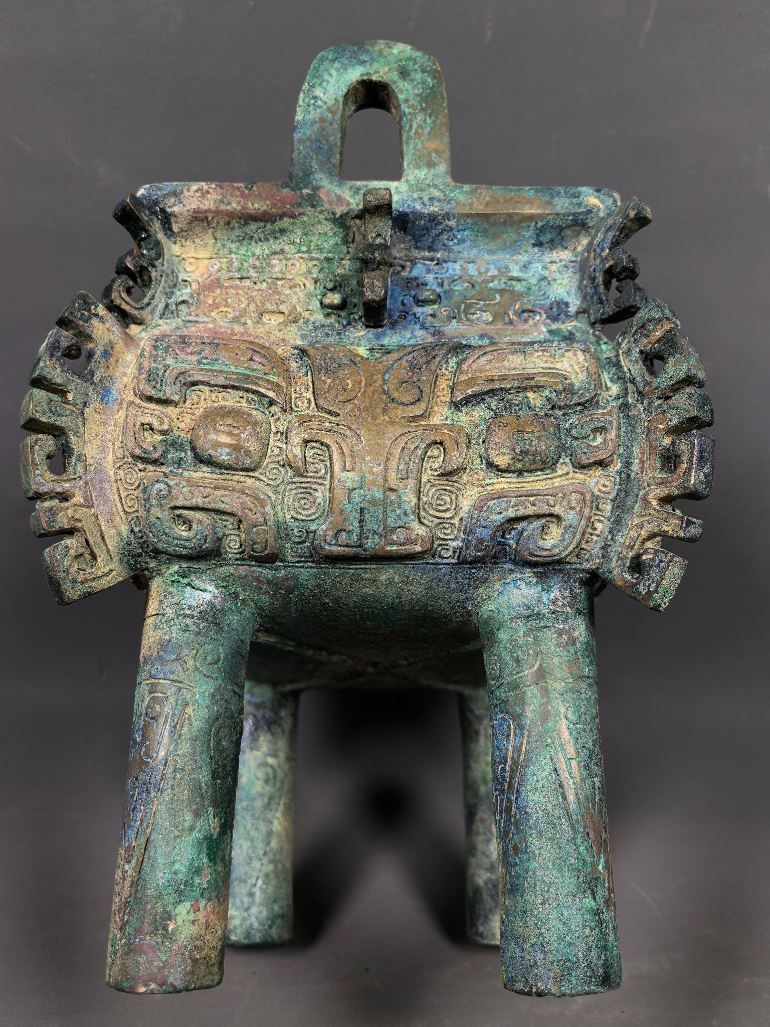 古代中国の青銅製鼎、饕餮仮面のモチーフ、儀式用の容器 - Etsy 日本