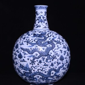 Ming Yongle-stil drakevas: Blått och vitt porslin, Wuyings stämpel