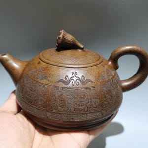 Yixing Zisha Teapot: Gu Jingzhou Marked, Guchong Clay, Lotus Lid, 360cc