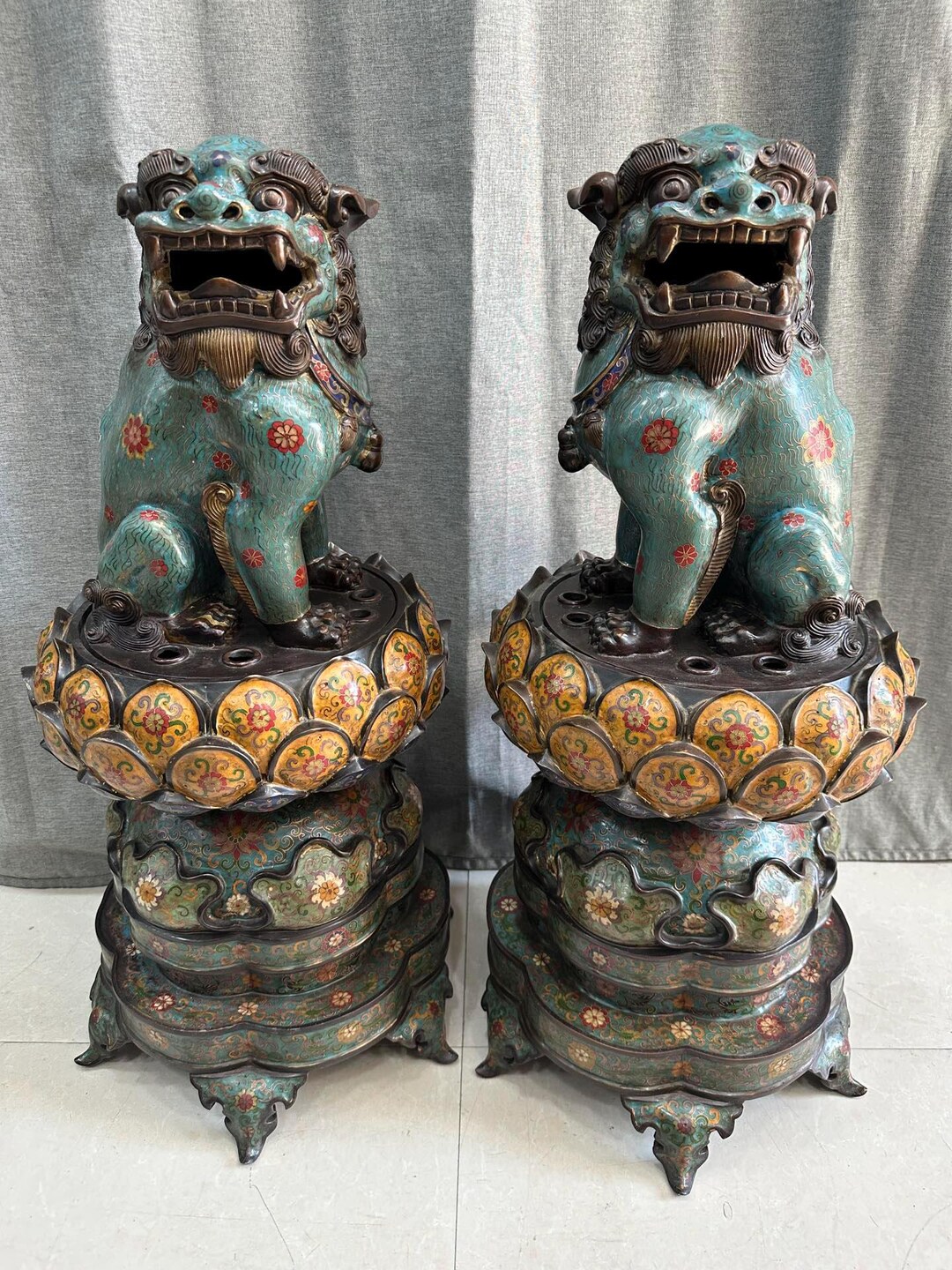 アンティーク七宝焼きフードッグ香炉: 銅エナメルガーディアンライオン