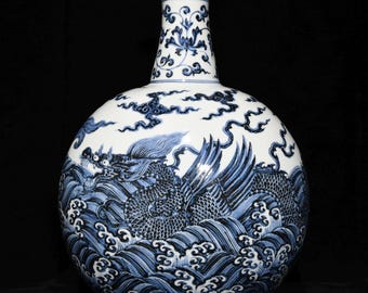 青白磁の装飾花瓶 現在、この商品の在庫はありません - Etsy