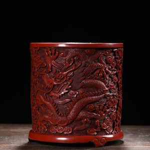 Antik kinesisk cinnoberlackerad drakepenselkruka, handskuren akademisk skrivbordskonst