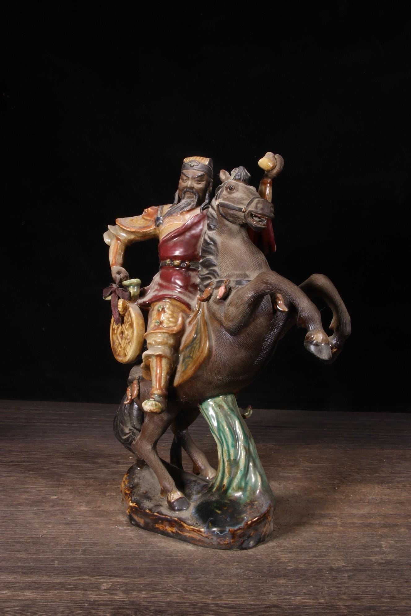 　置き物　陶器　『崇拝』 アンティークの石湾陶器製富貴神馬置物：風水装飾 - Etsy 日本