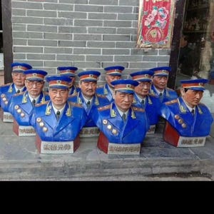 Art collection Cultural Revolution Porcelain Chinese Ceramic Statue, Vintage Collectible