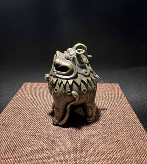 中国古美術・旧蔵古銅鎏金・梅花鹿セット4kg・古玩銅器・文房置物・風水開運・瑞獣 中国アンティーク銅製風水財運招福獣PI Xiu香炉 - Etsy 日本