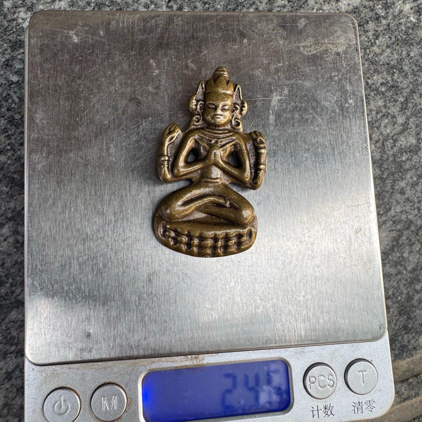 チベット銅製観音像：仏教の慈悲のお守り - Etsy 日本