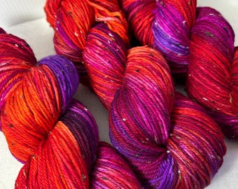 Filato Superwash Merino DK tinto a mano: viola, rosa, arancione, rosso - 200 metri