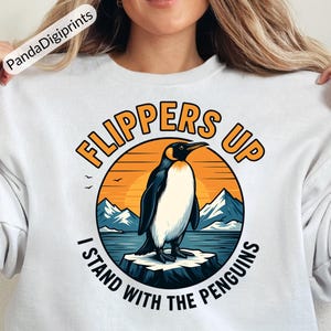 Flippers Up Lustiger Pinguin-Protest svg, Stand mit Pinguinen Politisches Design, linker Demonstrations-Humor, Pinguine gegen Zölle digitale Kunst