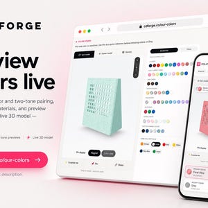 Pu&ograve; includere: Un'interfaccia digitale CD.FORGE che mostra uno strumento di anteprima del colore 3D su laptop e smartphone. Lo schermo visualizza un modello di espositore verde menta e rosa corallo, campioni di colore e il testo Preview colors live su cdforge.co/our-colors.