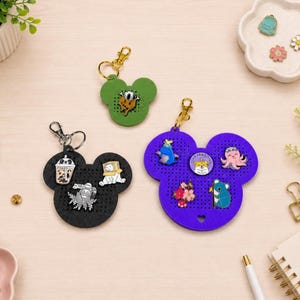 Portachiavi con spilla a forma di topo / Porta spille smaltato / Charm per borse e zaini ita / Espositore per spille da collezione