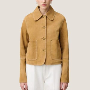 Women’s Camel Brown Suede Jacket – Cropped Outerwear with Pockets – Minimalist Suede Coat for Casual & Chic Style – Handmade Luxury Jacket