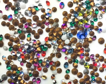 1 mm-2mm Mix aus klitzekleinen Swarovski Kristall Chatons 1.Qualität Maschinenschnitt riesige Farbmischung für Crystal Clay ALLE winzigen 100 Stück 500 Stück losen Strasssteine