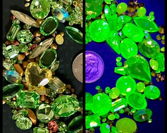 250 pc huge lot - mixed shape & size Vintage Uranium Glass gems. Glows in black light UV peridot Vaseline glass pink yellow green bulk