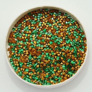 Emerald Green Square rhinestones - Swarovski Article 4400 - 1st Quality machine cut crystal in 2.8mm - 24pc