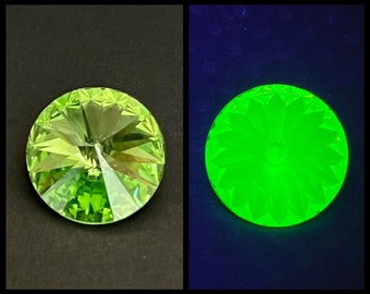 RARE XL 18mm fully faceted huge green uranium glass gem round rivoli - Glows in black light UV cabochon peridot Vaseline glass foiled backs