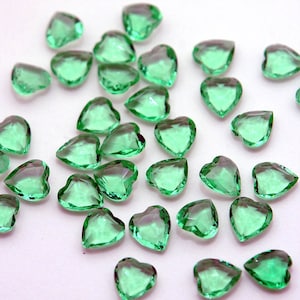 10x9 Peridot Green Hearts - Vintage glass faceted jewels - gorgeous unfoiled rhinestones - 6pc