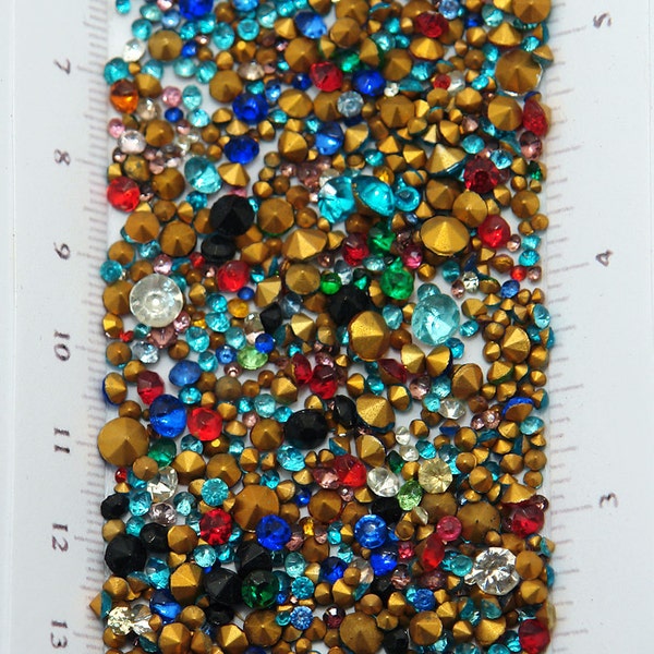 500 Assorted Vintage Glass Strass - Verschiedene Farben und Größen - rundum alle facettiert und mit Folie hinterlegt, MEIST klein und KLEIN