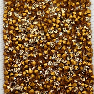 PP 22 Light Colorado Topaz Swarovski Rhinestone Chatons - Article 1012 First Quality Machine Cut Crystal - 30pc - Small