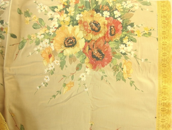 Bold 1970's Fall Floral Cotton Tablecloth 52 x 98