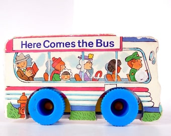 Vintage Children&#39;s Book 1980&#39;s Here Come the Bus, a Wheel Book