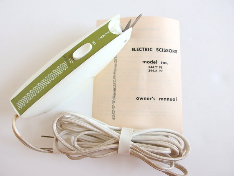 Vintage 1970's Sears Two Speed Lighted Electric Scissors image 3