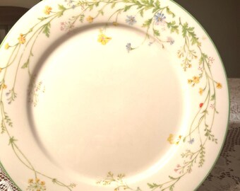 Nortake Reverie China 5 dinner plates pattern 7191 wildflowers with a butterfly motif 70s & 80s