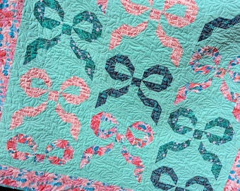 Handmade Quilt for Christmas, Christmas Ribbons and Bows, Large Throw Quilt