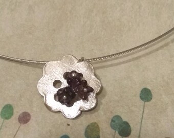 Colgante flor agujeros con flores de cristal