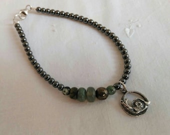 Pulsera caracol mini con hematite/ Little snail bracelet