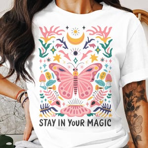 Zostań w swoim magicznym motylu Cyfrowy PNG na koszulki Kubki Sztuka ścienna, Mistyczny projekt graficzny Boho, Inspirująca sztuka cytatów