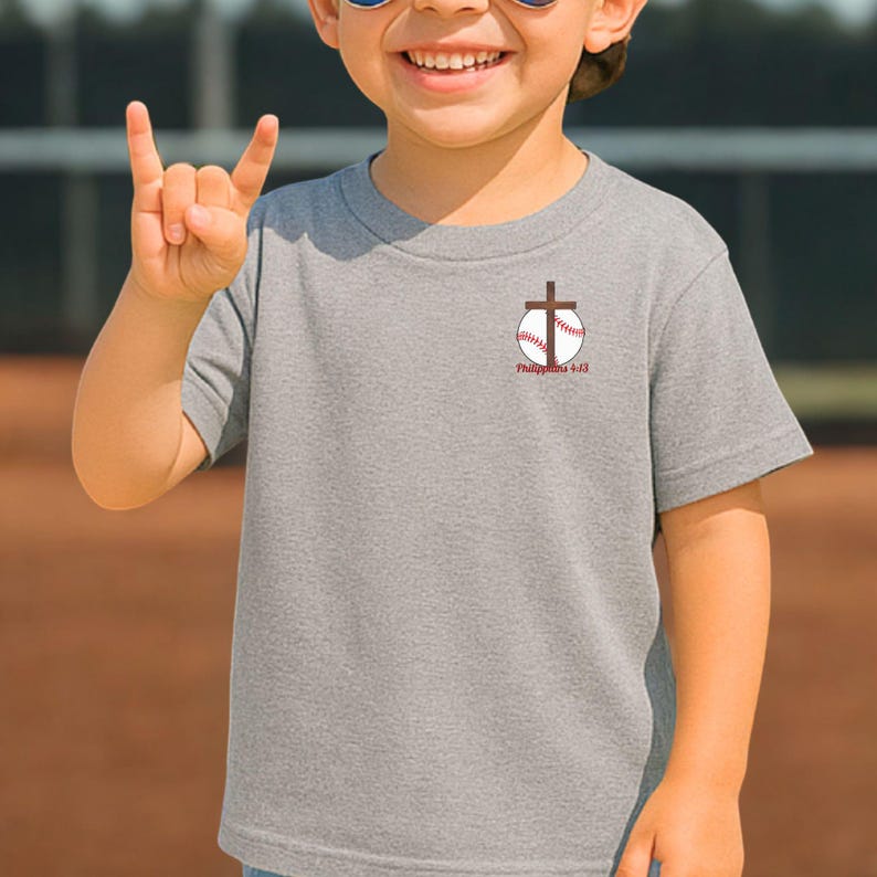 Camiseta de béisbol, Camiseta de Jesús, Filipenses 4:13, Todo lo puedo en Cristo, Camiseta de béisbol para niño, Camiseta de béisbol cristiana imagen 3