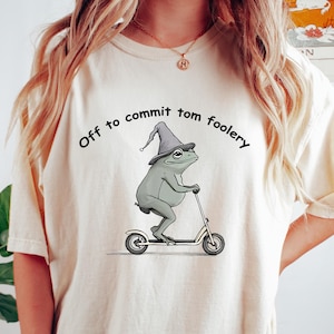 Retro Comfort Frog T-Shirt: Sarcastic Humor Meme Crewneck