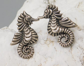 Stunning Sterling Seahorse Earrings, Big Seahorse Earrings, Vintage Screw on Earrings, Vintage Sterling Earrings