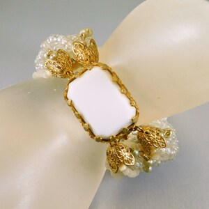 Vintage Bead Bracelet, Bracelet Torsade, Gold and White