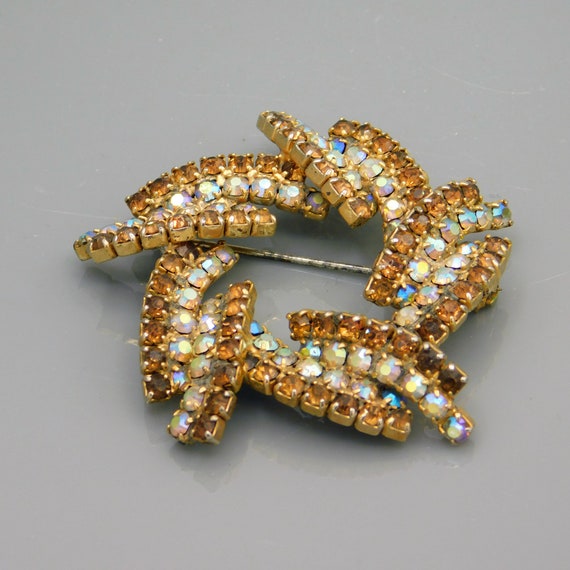 Vintage Kramer Wreath Brooch, AB and Amber Rhines… - image 5