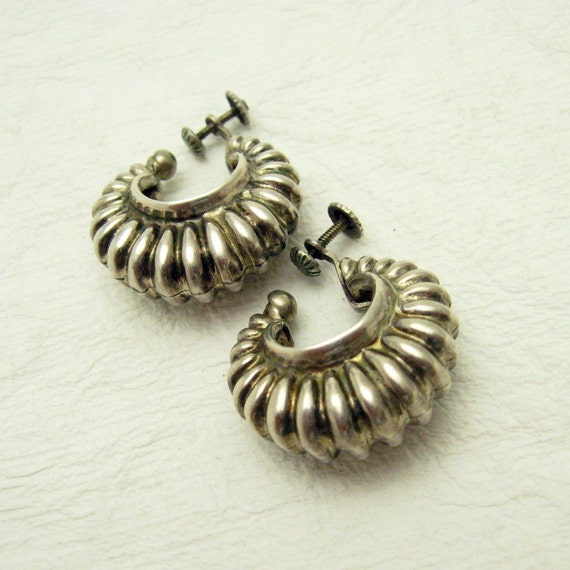Sterling Shrimp Earrings Screw On Repousse Jewelry - image 1