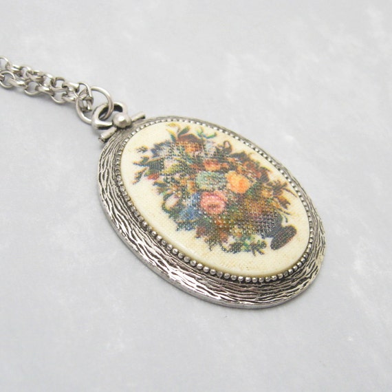 Flower Pendant Necklace. Vintage Coventry Jewelry… - image 1