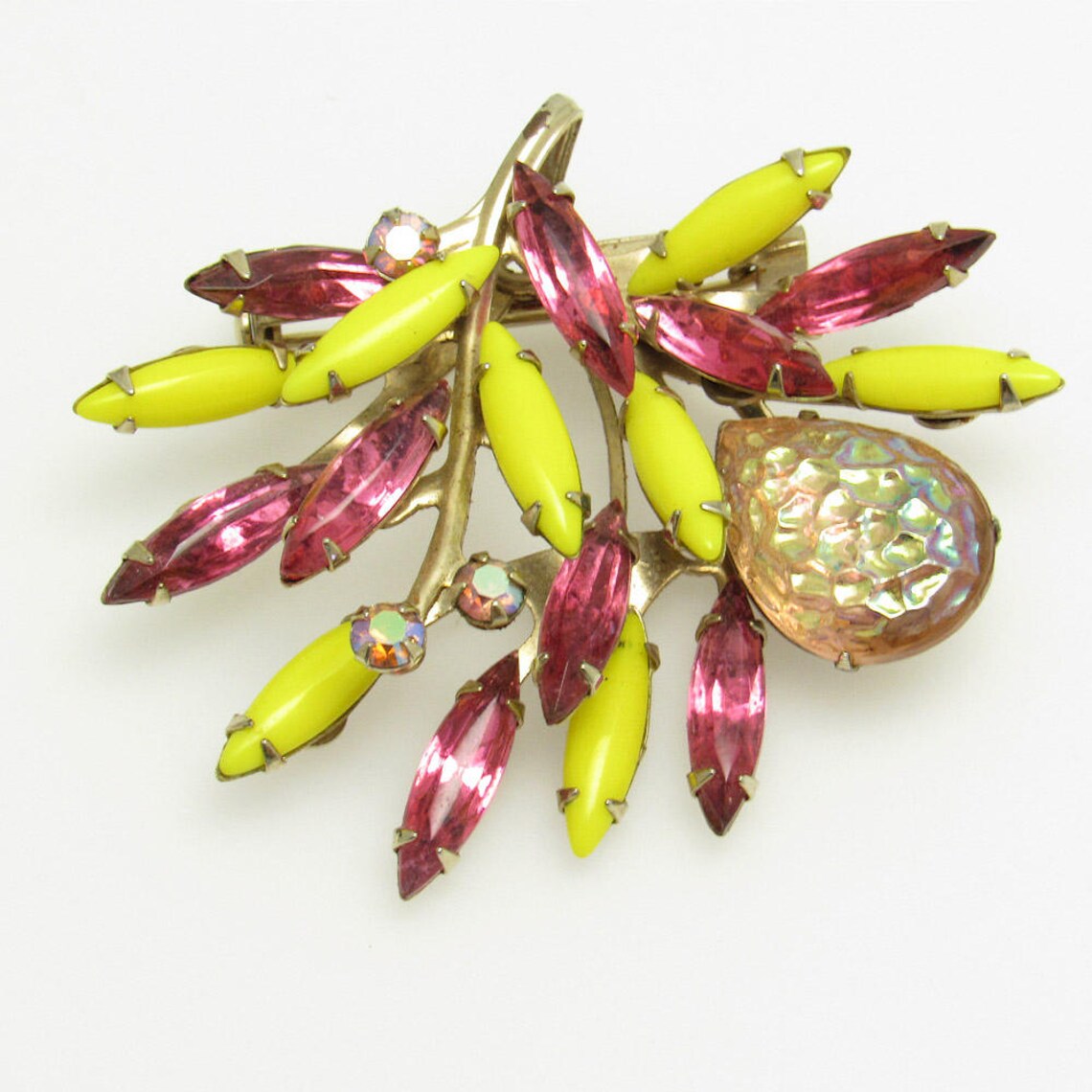 Broche Vintage Strass Cristal Fushia Et Doré - Occasion En Bon état, Laiton Et Cristal