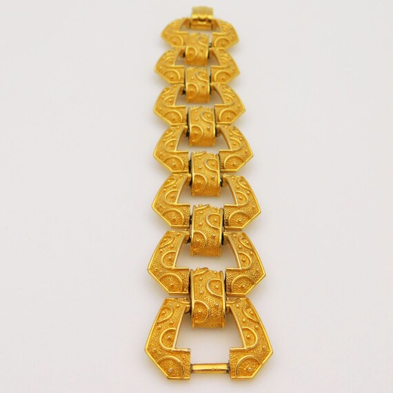 Trifari discount jewelry bracelet
