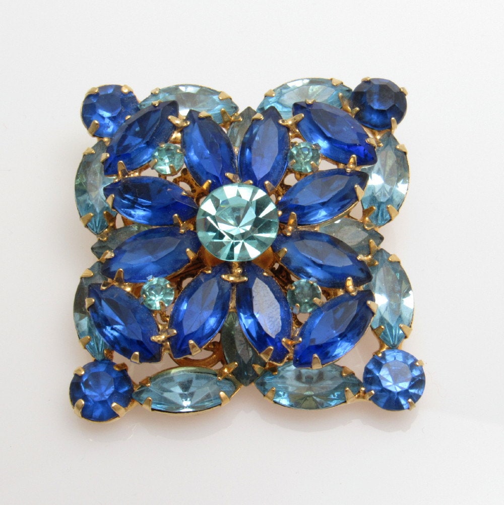 1950s’　blue glass rhinestone　brooch 1950s Exquisite Blue Glass & Rhinestone Brooch - Etsy