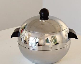 Vintage West Bend Penguin Hot and Cold Server TWSBW-35